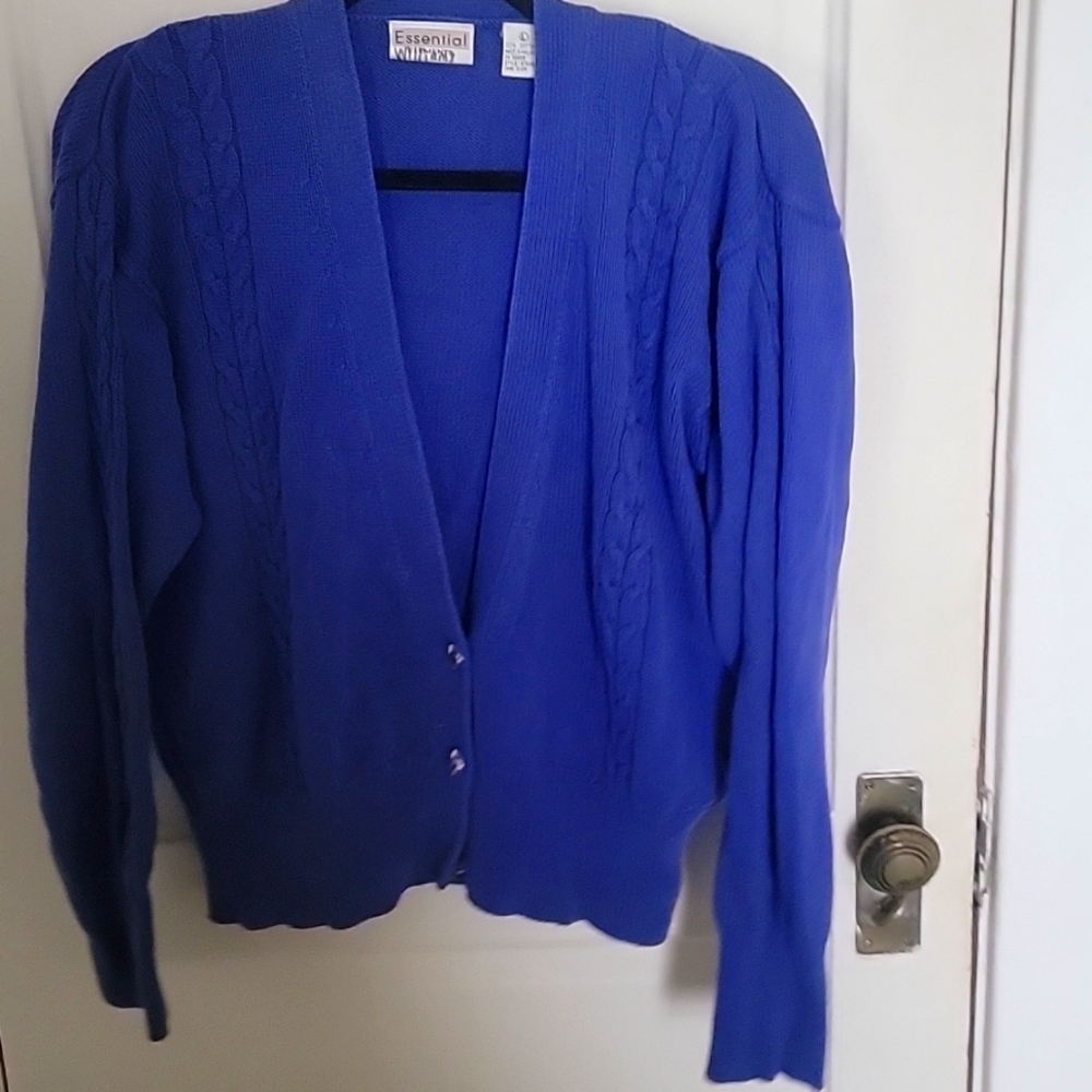 Cardigan. - Picture 1 of 1